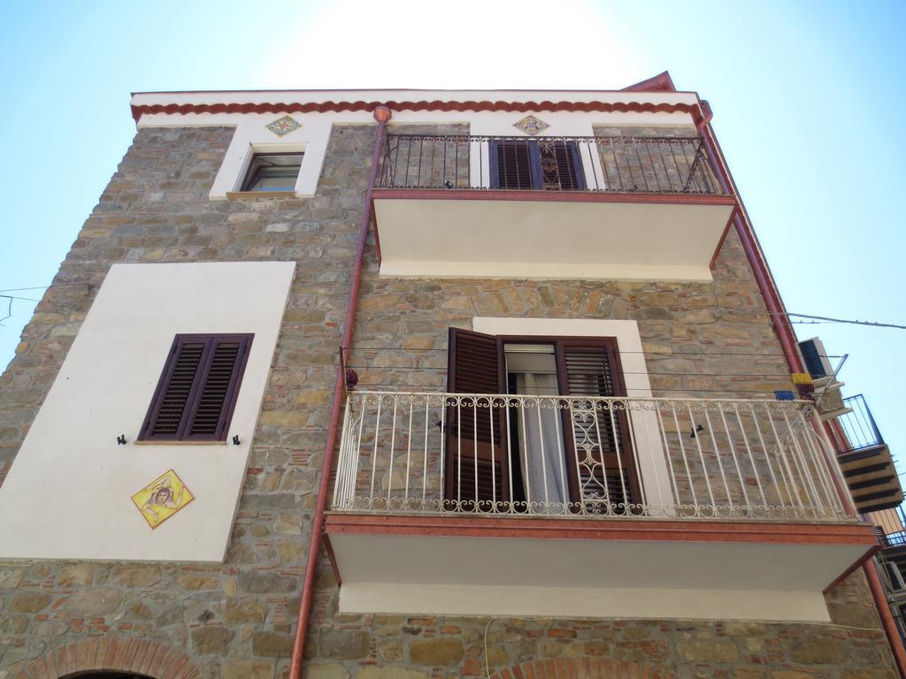 Aurora Bed And Breakfast Santo Stefano di Camastra Luaran gambar