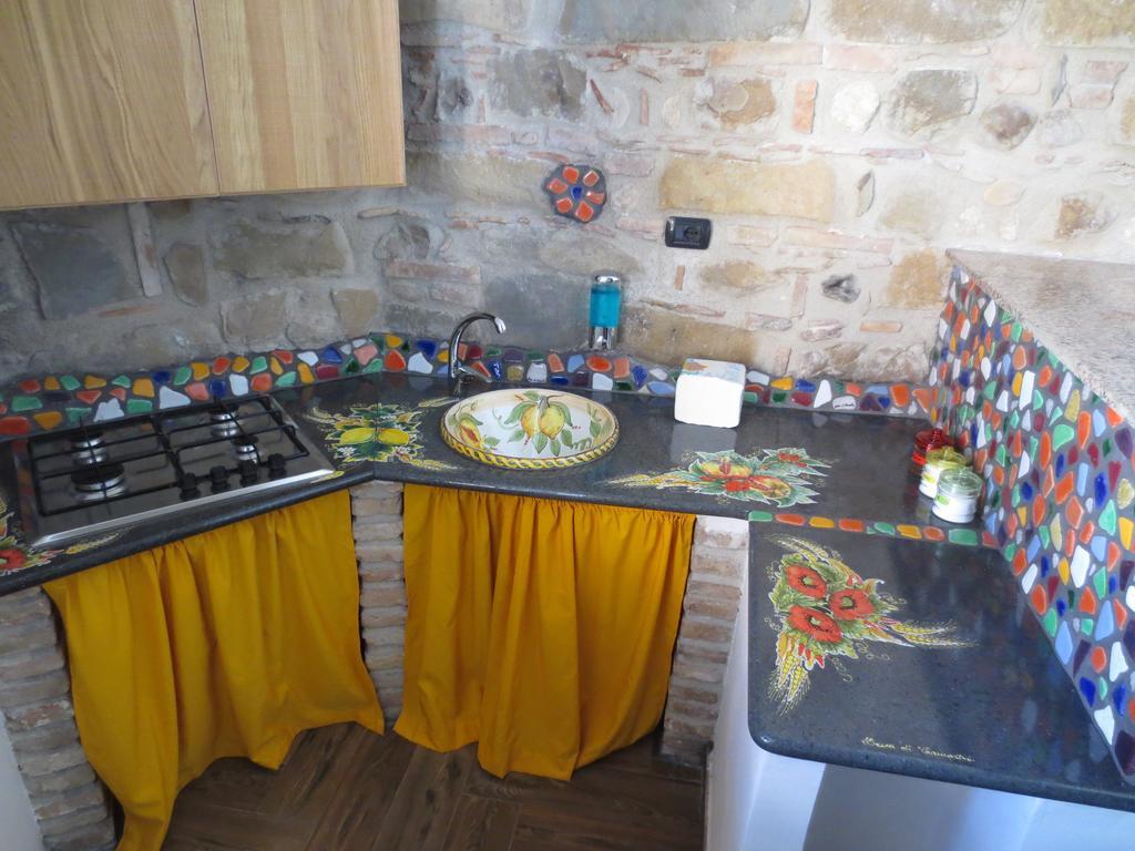 Aurora Bed And Breakfast Santo Stefano di Camastra Bilik gambar