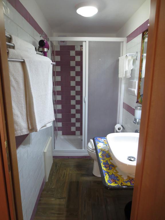 Aurora Bed And Breakfast Santo Stefano di Camastra Bilik gambar