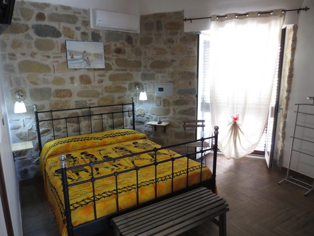 Aurora Bed And Breakfast Santo Stefano di Camastra Bilik gambar