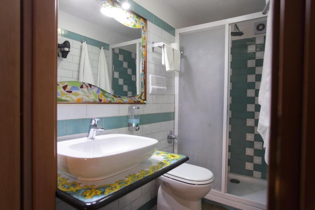 Aurora Bed And Breakfast Santo Stefano di Camastra Luaran gambar
